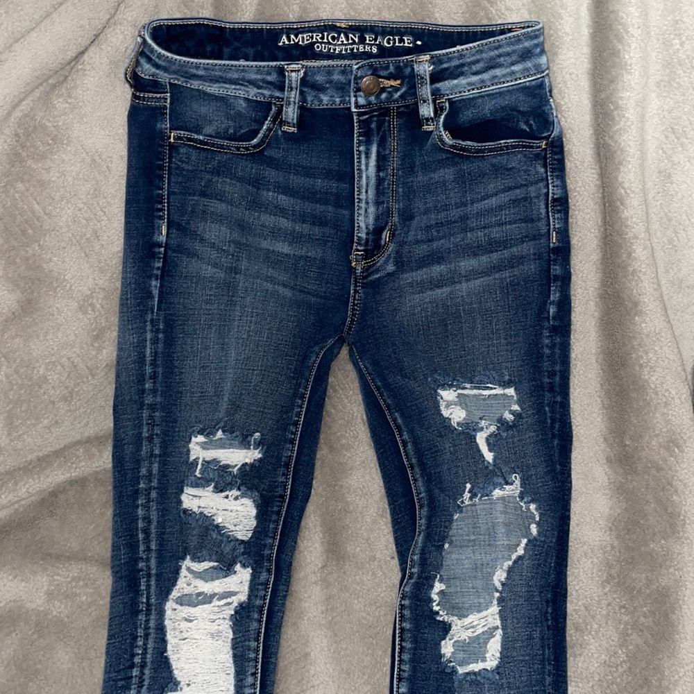 AMERICAN EAGLE SIZE 4 JEANS